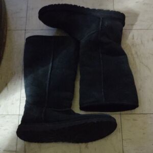 UGG Women's Black Winter Boots